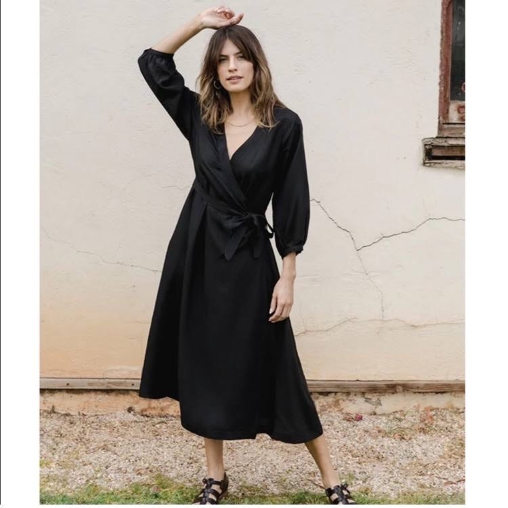 Tradlands Lily Midi Wrap Dress Black